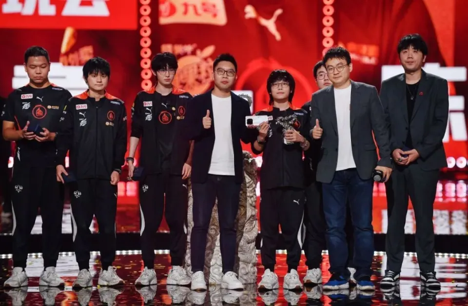 2024 年 KPL 春季赛总决赛：重庆狼队复仇成都 AG，加冕十冠王，快手直播热度爆棚